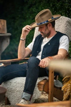 Men &SONS Waistcoats><noscript><img width=