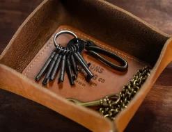 Men &SONS Leather Goods><noscript><img width=