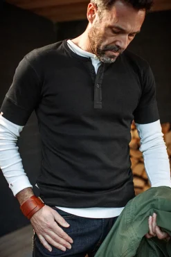 Men &SONS Tops>The New Elder Henley Short Sleeve Shirt Black