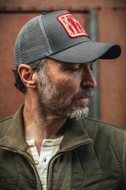 Men &SONS Headwear>Trucker Badge Cap Grey